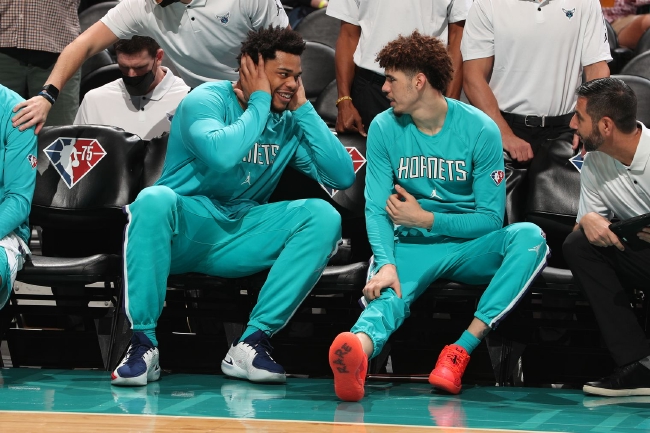 角球头球破 角球头球破