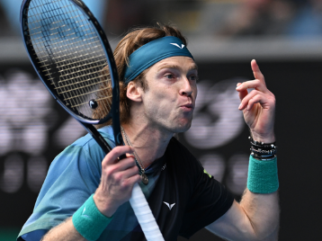 支年轻且有 支年轻且有